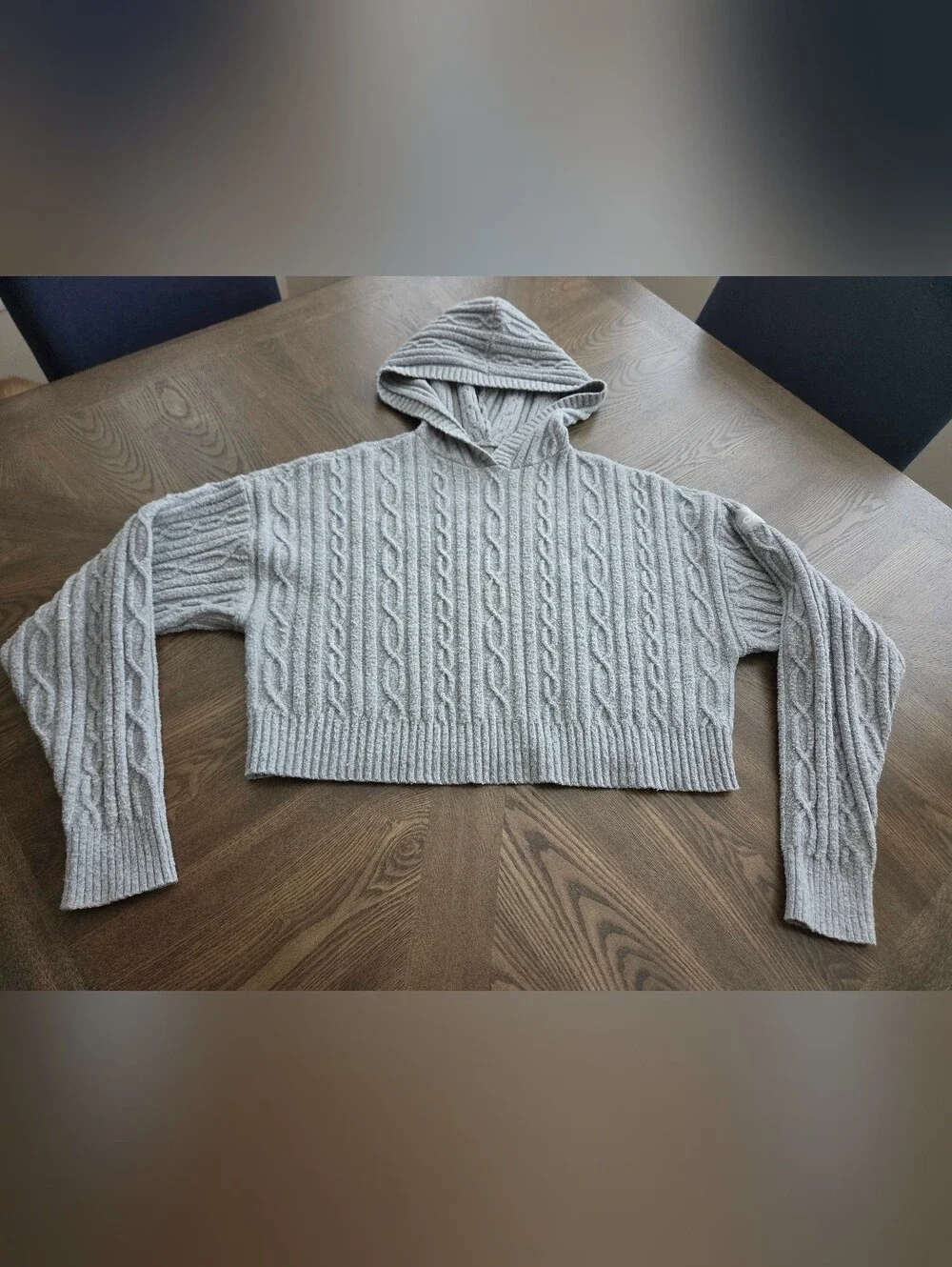 Alo Yoga Cable Knit Winter Bliss Cropped Hoodie Long Sleeve Gray sz  MEDIUM
